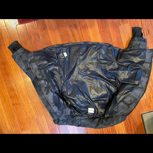 SAM. JACKET - Picture 3 of 9